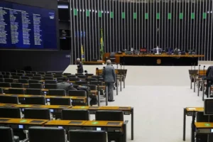 Veto de Lula a supersalários para Congresso e TCU pode acelerar criação de lei para regulamentar verbas indenizatórias