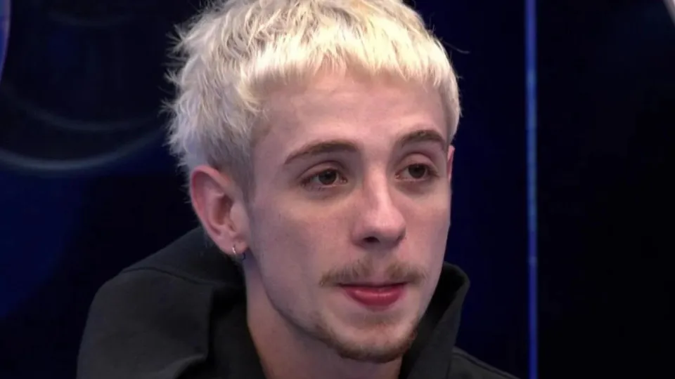 'Você só sabe ir pra piscina', dispara Juliano para Jonas