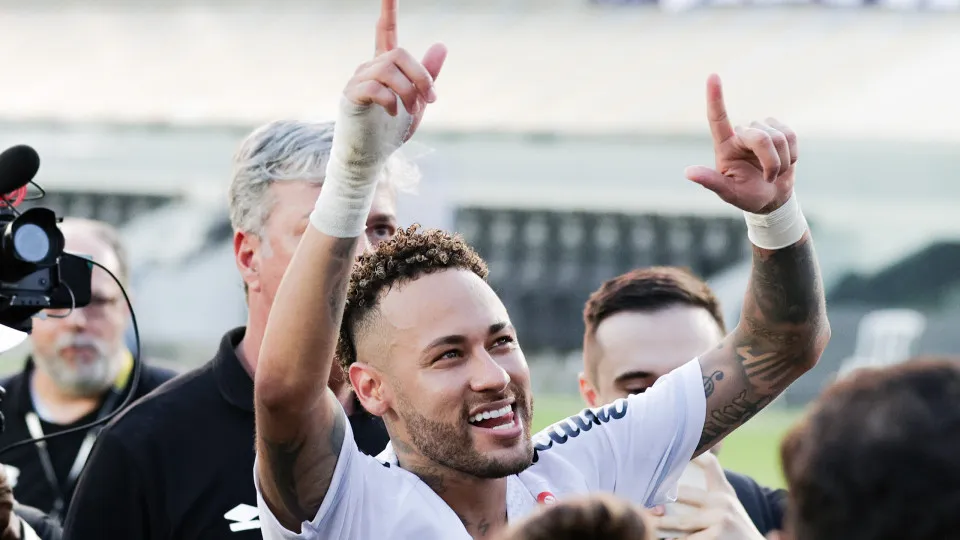 Vojvoda se anima com Neymar e aponta o Santos em condições de brigar pelo título