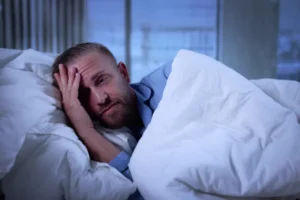 6 truques (comprovados pela ciência) que ajudam a adormecer mais rápido