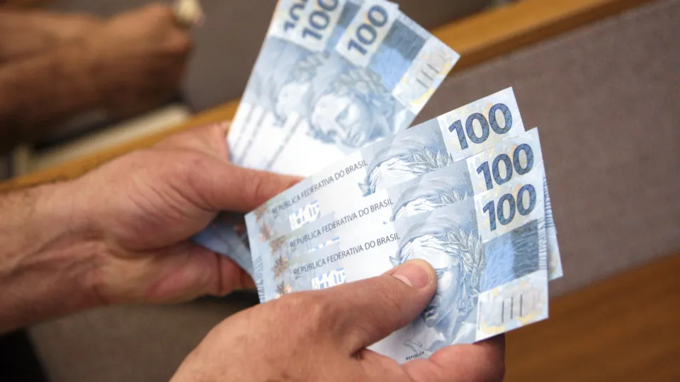 Abono do PIS/Pasep começa a ser pago nesta segunda; veja quem recebe