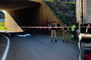 Acidente entre bicicleta e moto tira a vida de ciclista em Marialva