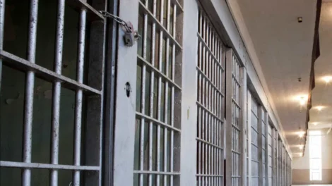 Adolescente fica três dias em delegacia por falta de vaga de internação no ES