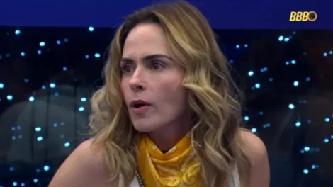 Ana Paula reclama de figurino do BBB e fica fora de show: 'Trapo'