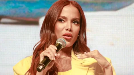 Anitta diz que irmão foi preso em Paris: "alguém ajuda!"