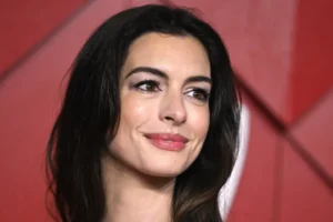 Anne Hathaway revela truque para parecer 'mais acordada' no Oscar