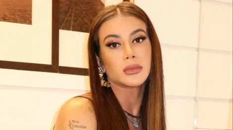 Apoline anuncia fim do casamento e acusa o ex de nova traição