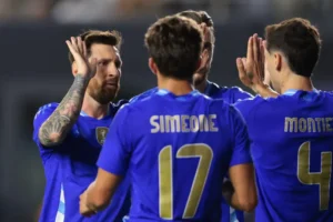 Argentina vai na contramão e fecha ciclo para Copa sem enfrentar europeus