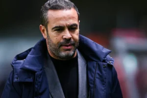 Artur Jorge faz acordo para deixar o Qatar e assinar com Cruzeiro