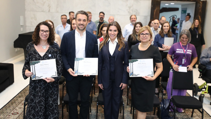 Assembleia Legislativa outorga menções honrosas em reconhecimento a profissionais do Hemocentro Regional de Maringá 
