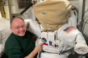 Astronauta em órbita deixou de conseguir falar; NASA não sabe motivo