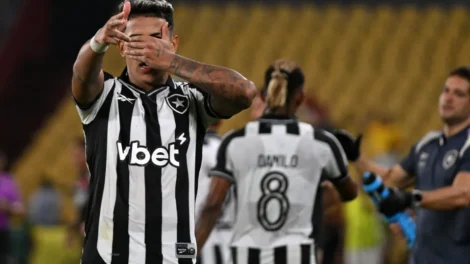 Atacante se redime, e Botafogo busca empate no Equador na pré-Libertadores