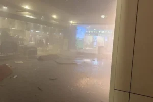 Ataque deixa um morto e sete feridos no aeroporto de Abu Dhabi