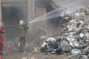 Ataques devastam hospitais no Irã e deixam rastro de destruição