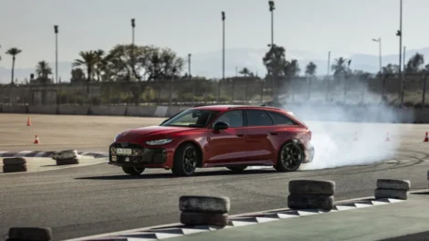 Audi RS 5 estreia sistema híbrido com controle inteligente de torque