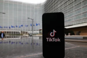 Austrália ameaça TikTok, Instagram e YouTube por não protegerem menores