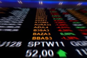 Bolsa sobe mais de 1% com negociações sobre guerra no Irã em foco; dólar fecha em queda