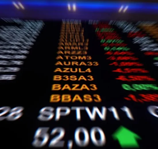 Bolsa sobe mais de 1% com negociações sobre guerra no Irã em foco; dólar fecha em queda