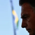 Bolsonaro está estável, mas situação é extremamente grave, diz médico
