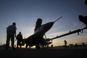 Bombardeiros dos EUA chegam a base britânica após fim de veto