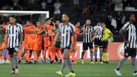 Botafogo cai para o Barcelona e fica fora da Libertadores
