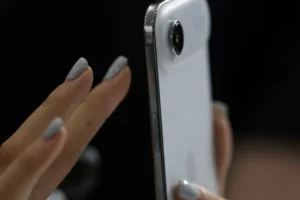 Cade questiona Apple por não 'dificultar' Pix por aproximação no iPhone