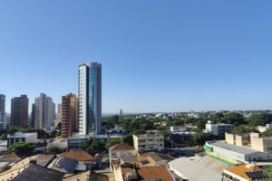 Calor predomina e sexta-feira (27) será de sol forte em Maringá