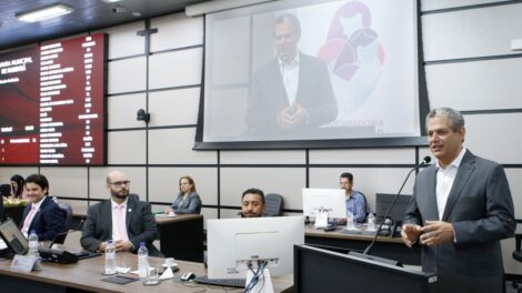 Câmara de Maringá rejeita emenda que limita quantidade de dias que prefeito pode se ausentar por ano para realizar viagens