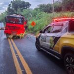 Caminhão bate e derrama carga de 34 mil litros de etanol em rodovia da região