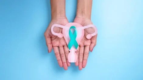 Câncer de colo do útero matou 20 mulheres por dia em 2025 no Brasil