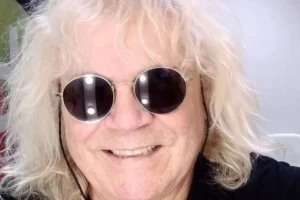 Cantor Ovelha passa por cirurgia de emergência no coração