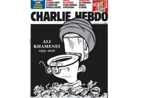 Charlie Hebdo dedica capa à morte de Khamenei com privada e turbante