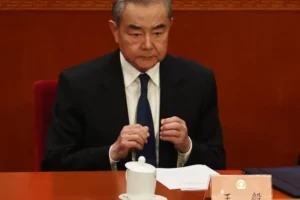 China: Guerra no Irã "nunca devia ter eclodido" (e pede "cessar-fogo")