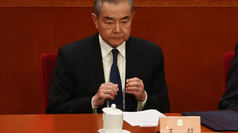 China: Guerra no Irã "nunca devia ter eclodido" (e pede "cessar-fogo")