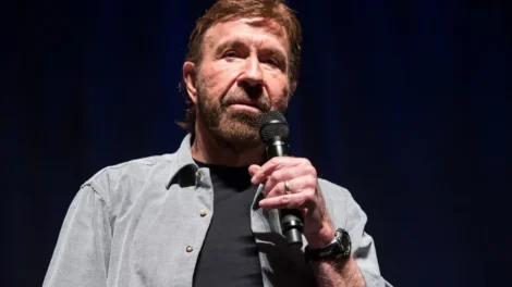 Chuck Norris é internado no Havaí após emergência médica, afirma site