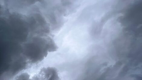 Chuva ganha força à tarde e deve marcar a terça-feira (31), em Maringá