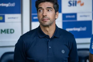 Com 11º título, Abel se isola como o técnico mais campeão do Palmeiras