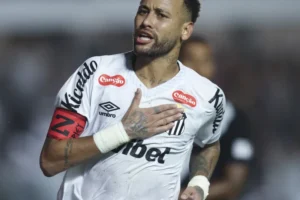 Com quarto técnico na 'era Neymar', Santos tenta retomada no Brasileiro contra o Cruzeiro