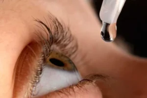 Compartilhar colírio pode causar 4 doenças nos olhos