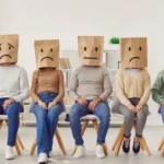 Conviver com pessoas difíceis pode acelerar o envelhecimento, diz estudo