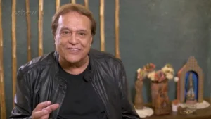 Corpo de Dennis Carvalho é velado neste domingo em cerimônia restrita à família