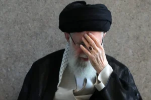 De Khamenei a Larijani: quem são os líderes mortos nos ataques ao Irã