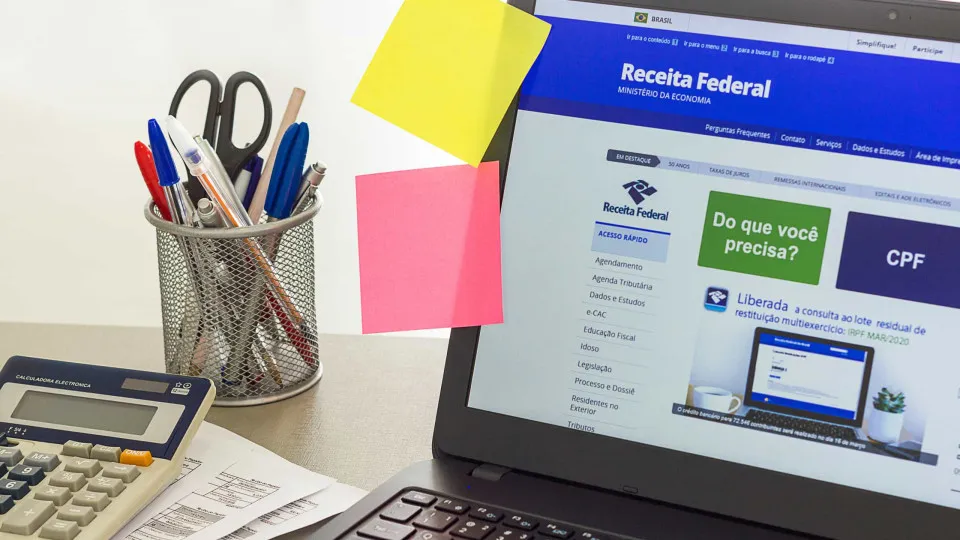 Despesas médicas podem aumentar a restituição do IR; entenda como não cair na malha fina