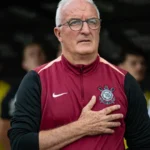 Dorival sobre pressão após balançar no Corinthians: 'Dou pouca importância'