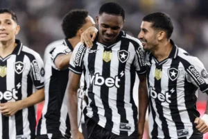 Eliminação do Botafogo é o preço de crise no gol e erros da gestão Textor