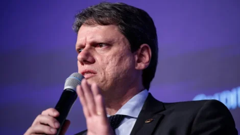 Estudantes invadem Secretaria da Educação contra medidas do governo Tarcísio