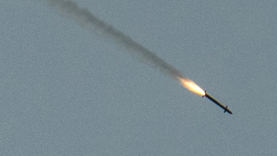 Europa entra em alerta após Irã lançar mísseis de longo alcance