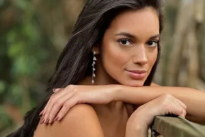 Ex-BBB Alane Dias é atropelada por moto no Rio de Janeiro