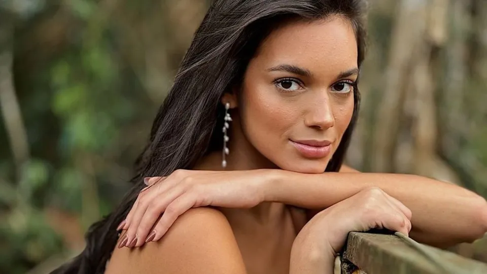 Ex-BBB Alane Dias é atropelada por moto no Rio de Janeiro