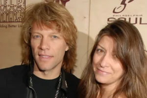 Famosos que se casaram com os namorados da escola